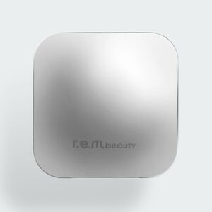 R.E.M. Beauty Hyperpnova Satin Matte Bronzer "Send 2 Voicemail"